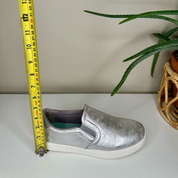 Dr. Scholl’s Madison Party Metallic Silver Slip-On Sneakers Women’s 7.5M - Picture 7 of 9
